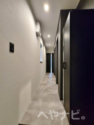 玄関　★玄関 ※1号室反転イメージ