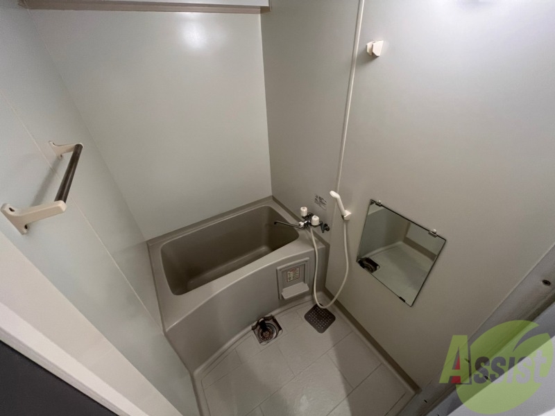 バス・シャワールーム　お風呂になります。一日の疲れを癒してくださいね。