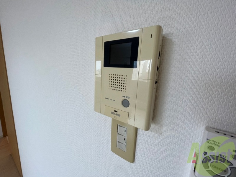 セキュリティ　ＴＶモニター付インターホンです。来客者の顔が見えるので安心！