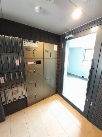 エントランス　清潔なエントランスです