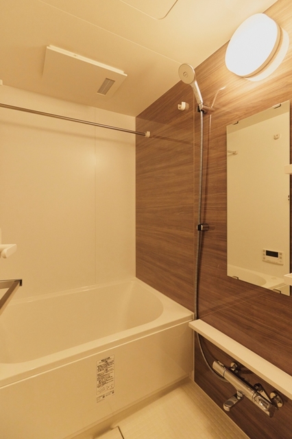 バス・シャワールーム　※写真は同タイプ住戸です。