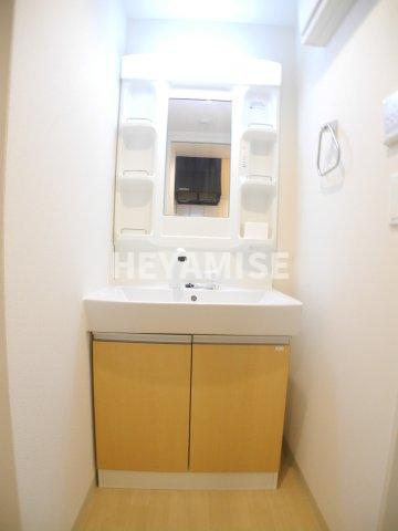 洗面設備　※同間取りの別の階のお部屋の画像です※現況を優先します