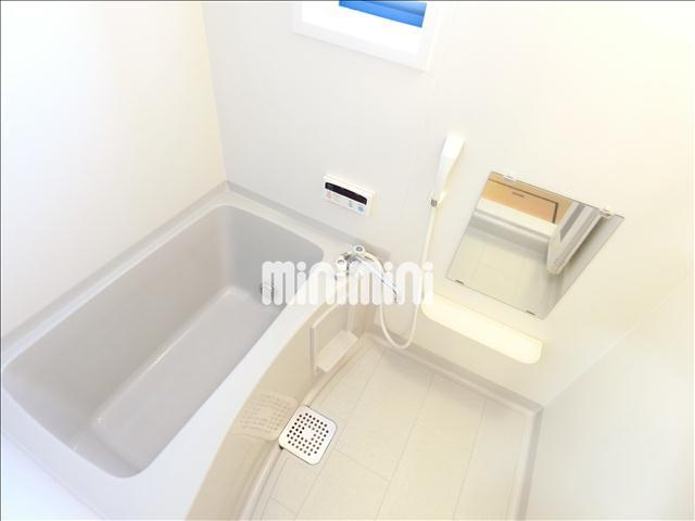 バス・シャワールーム　ファミリーに人気の追い焚き機能付きです。