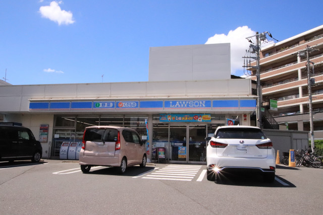 コンビニ　ローソン船橋塚田駅前店（コンビニ）まで80m