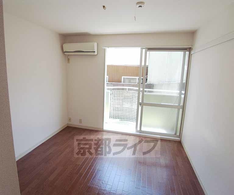 居室・リビング　東向きの明るい静かなお部屋です。