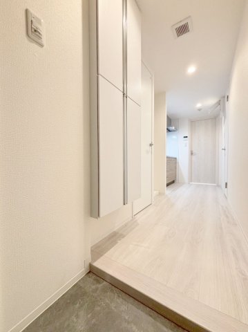 玄関　収納もある玄関です