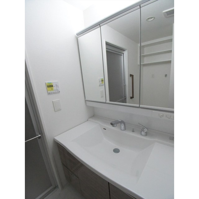 洗面設備　使いやすい洗面所です