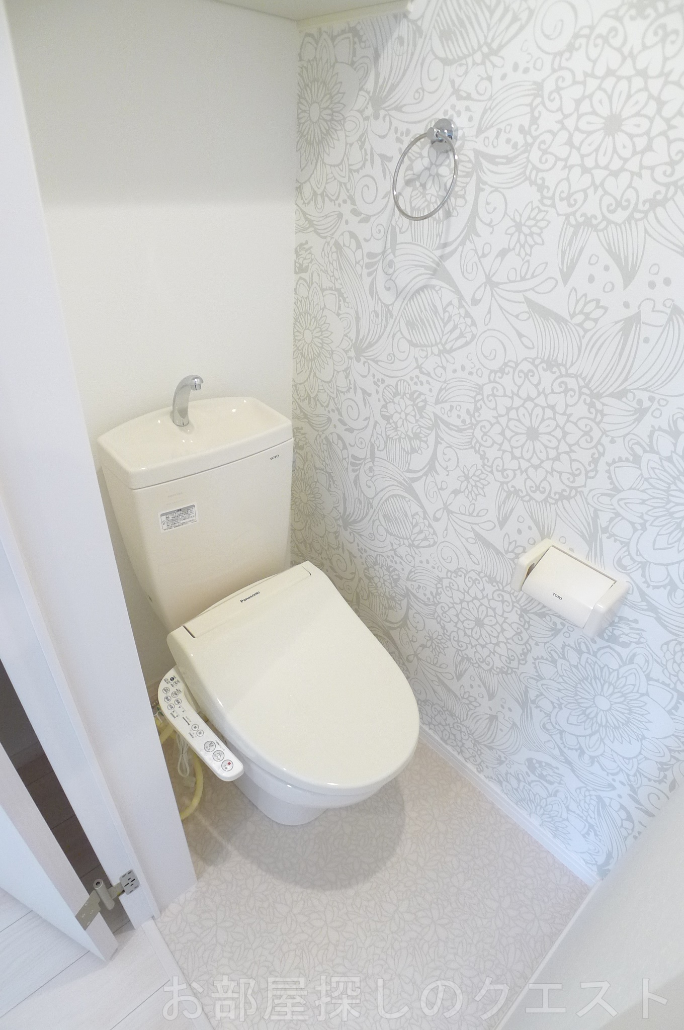 トイレ　（写真は同仕様）