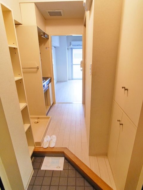 玄関　☆玄関はシューズボックス付き☆