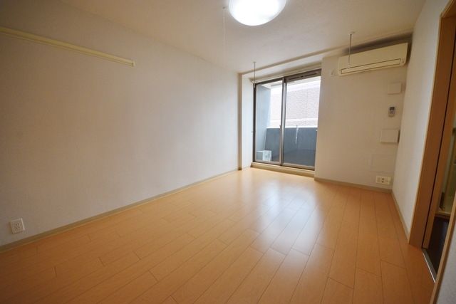 居室・リビング　★広々使えるお部屋★