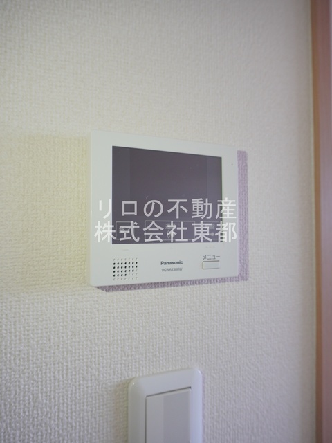 セキュリティ　来訪者の姿を確認できるＴＶモニター付インターホン設置済です！
