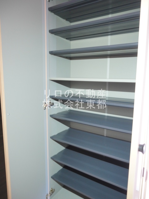 玄関　下駄箱がついているので、片付いた玄関をキープできます！