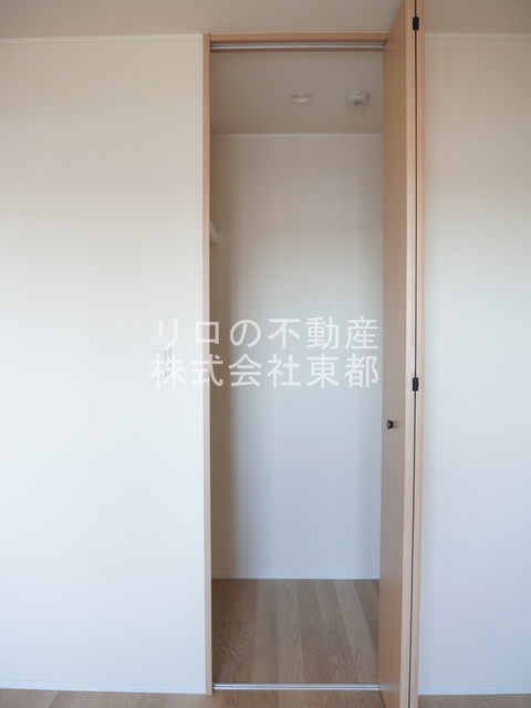 収納　奥行のあるウォークインクローゼットならお荷物多い方でも安心☆