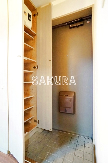 玄関　シューズボックス付きの玄関です♪