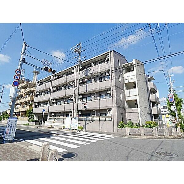 建物外観　コンクリートうちっぱなしのオシャレな外観