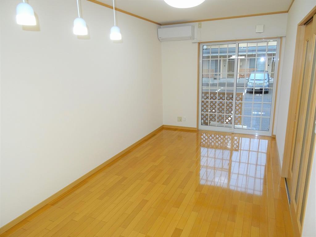 居室・リビング　広々12帖のLDK♪エアコン1台完備です！