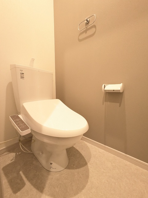 トイレ　洗浄機能付きの便座