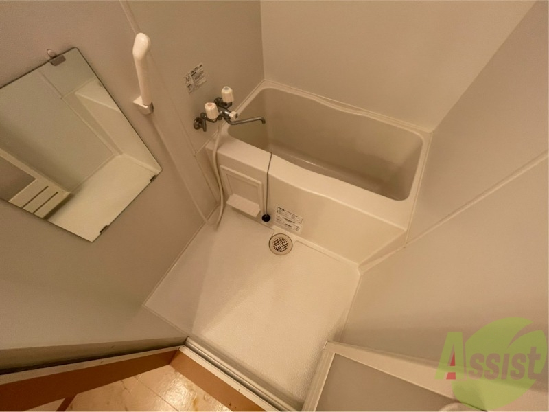 バス・シャワールーム　お風呂になります。一日の疲れを癒してくださいね。