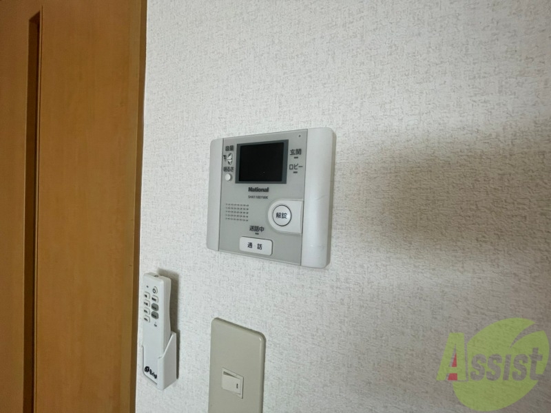 セキュリティ　ＴＶモニター付インターホンです。来客者の顔が見えるので安心！