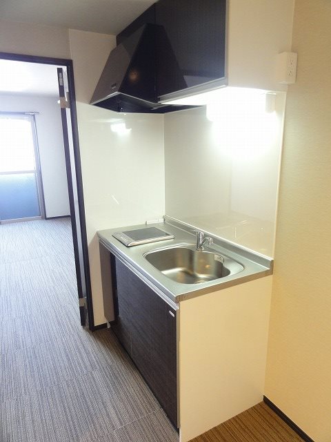 キッチン　（同物件別部屋）