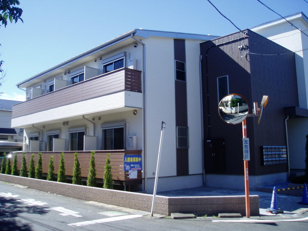 建物外観　安心のオートロック付物件です♪