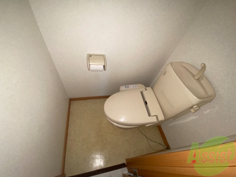 トイレ　シャワー付きのトイレは清潔感があって良いですね～。