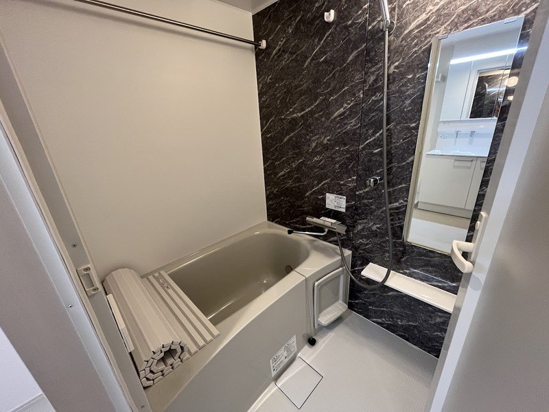 バス・シャワールーム　追い焚き・浴室乾燥付き♪