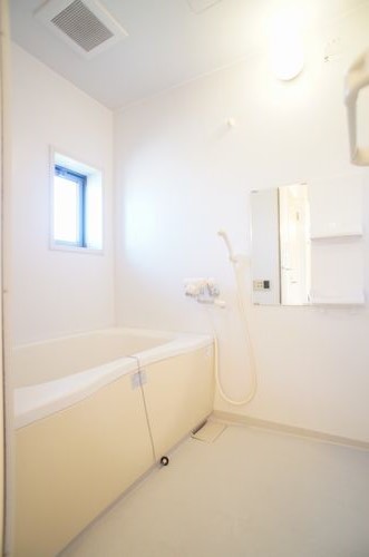 バス・シャワールーム　沸かし直しができて経済的な追焚給湯機能付き♪