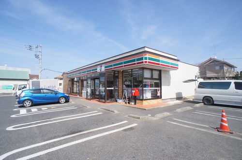 コンビニ　セブンイレブン下妻石の宮店（コンビニ）まで686m