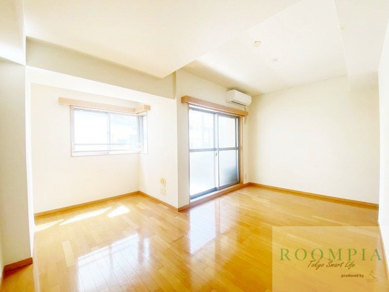 居室・リビング　エントランス