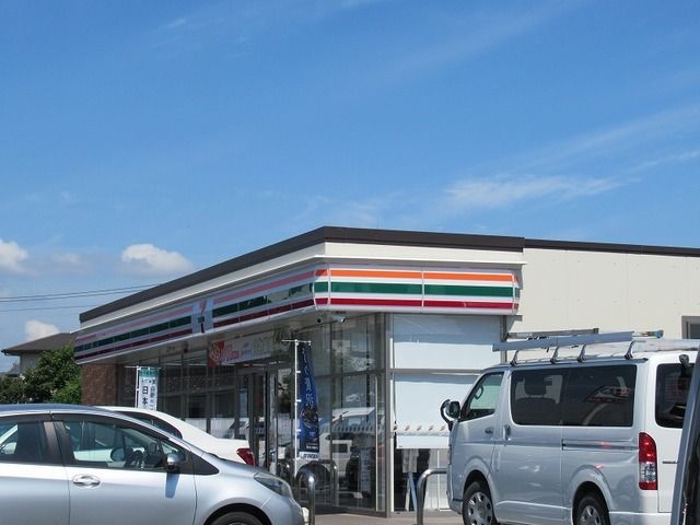 コンビニ　セブンイレブン取手椚木店（コンビニ）まで490m
