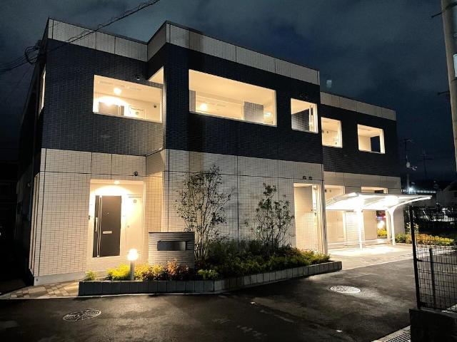 エントランス　外観写真（夜）