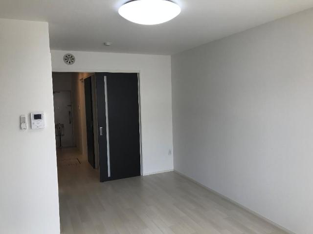 居室・リビング　室内