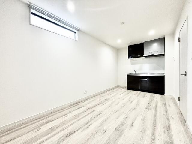 キッチン　黒のキッチンがアクセント