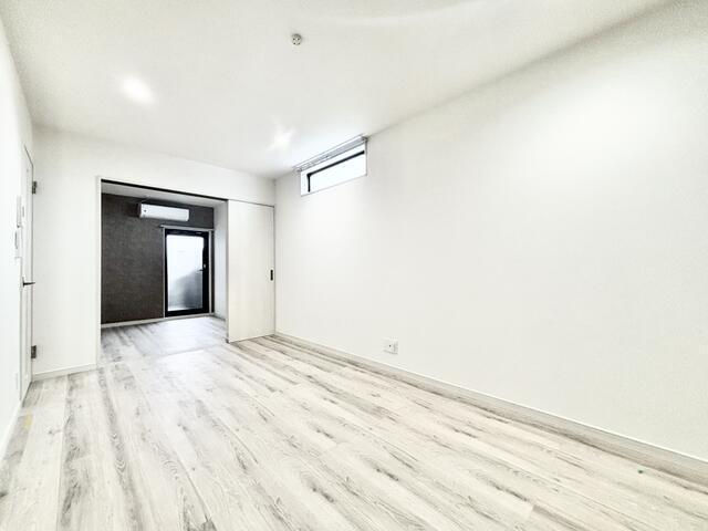 その他部屋・スペース　明るい床材がお部屋をより広く見せます