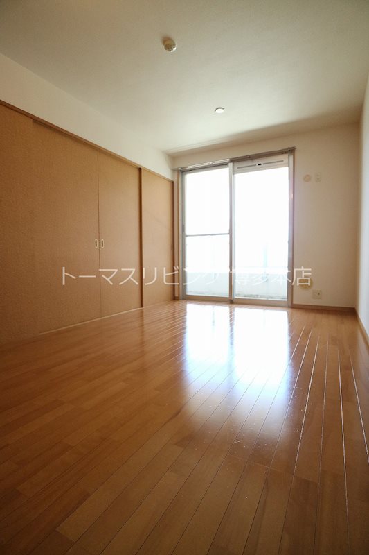 居室・リビング　別号室参考写真です