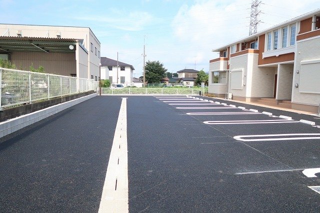 駐車場　車をお持ちの方に嬉しい駐車場付きの物件です