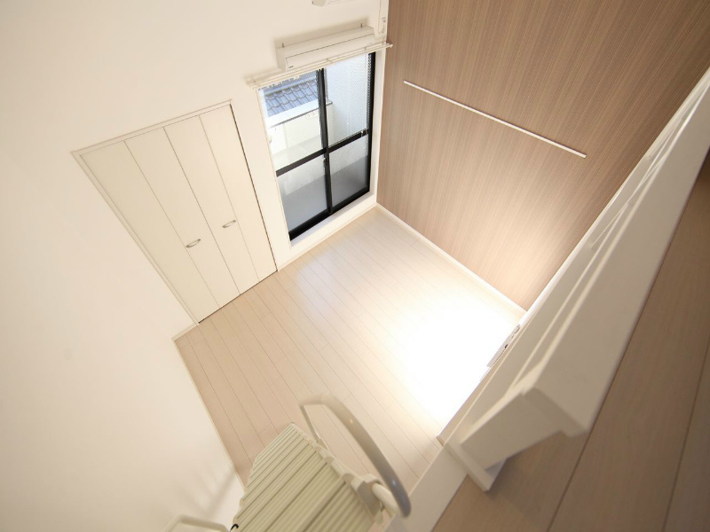 バルコニー　洋室6.1帖　ロフト5.4帖（収納でもお部屋でも使えます）