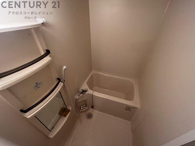 バス・シャワールーム　脱衣所のある浴室です♪