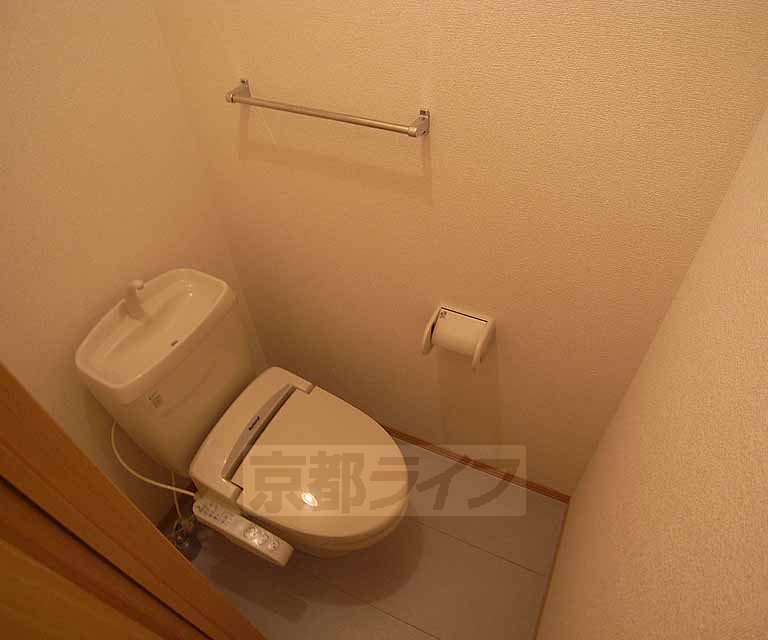 トイレ　清潔感のある洋式トイレ。