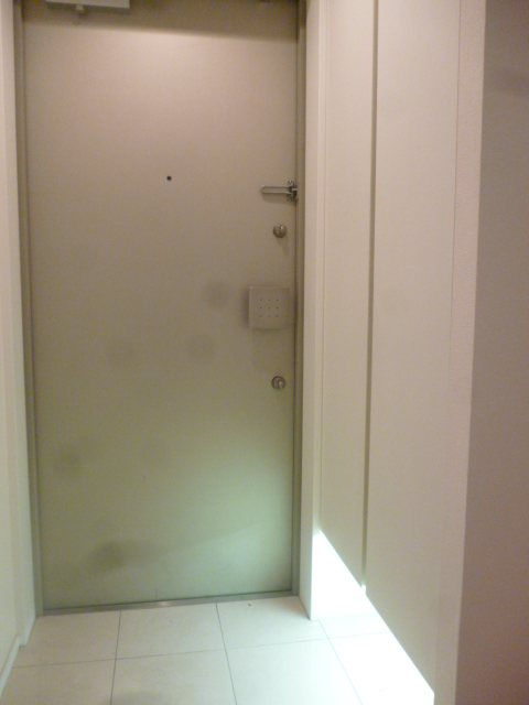 玄関　収納もある玄関です