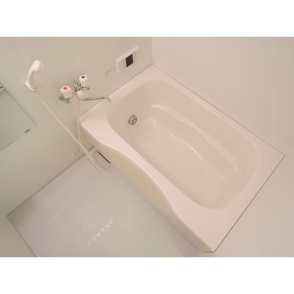 バス・シャワールーム　バストイレ別でオススメです！