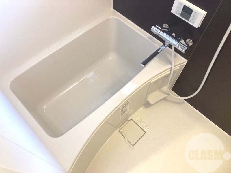 バス・シャワールーム　キレイにリフォームされています♪