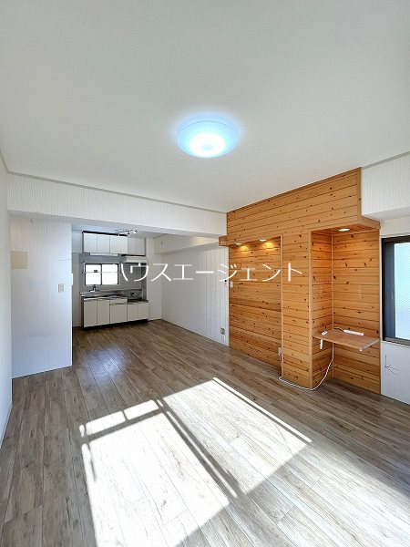 居室・リビング　リビングは2面採光です