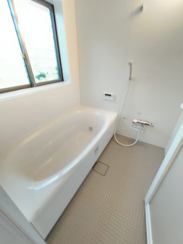 バス・シャワールーム　浴槽が大きめなお風呂です
