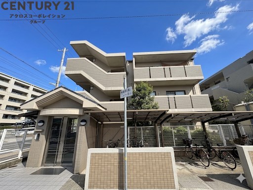 建物外観　TVモニター付きオートロックで安心！