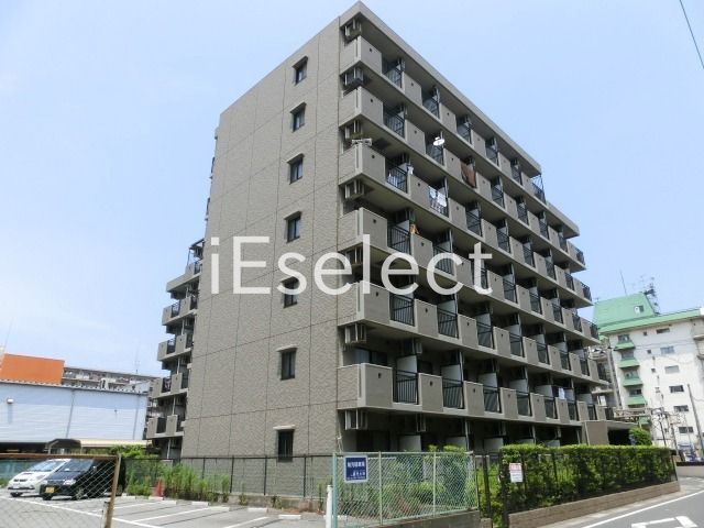 建物外観　オートロック付のマンションです。