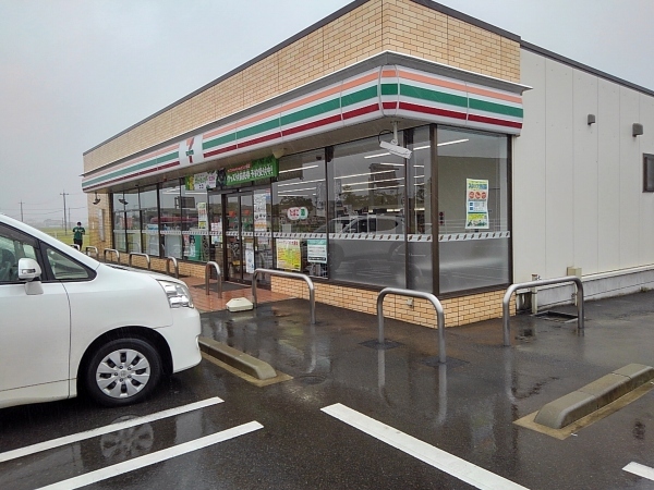 コンビニ　セブンイレブン（コンビニ）まで1200m