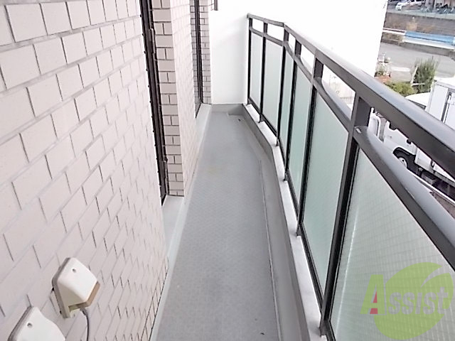 バルコニー　バルコニーは日当たりも良く洗濯物も良く乾きますよ◎