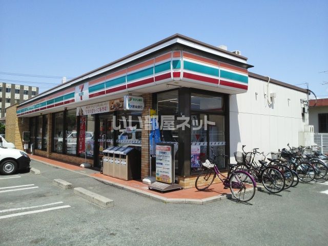 コンビニ　セブンイレブン 熊本上近見店（コンビニ）まで812m